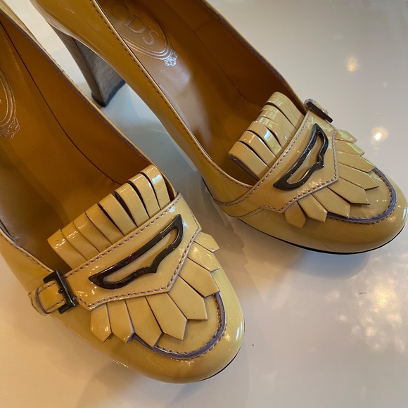 Tod's Noah Patent Leather Fringe Kiltie Heels - Picture 3 of 6